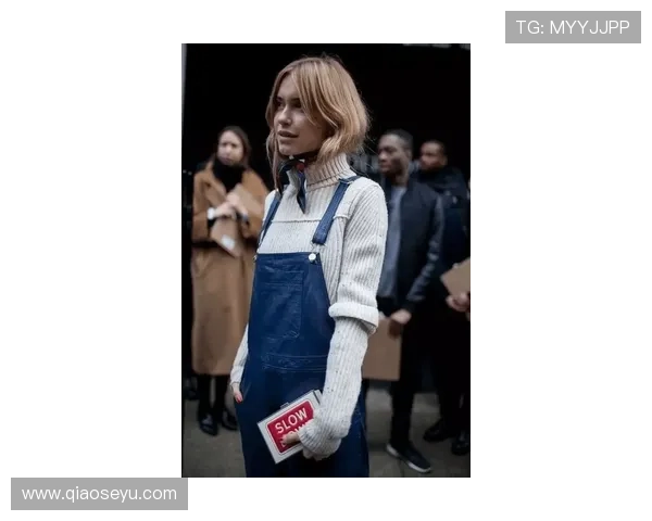 足球明星与黑色衬衫女孩的浪漫邂逅揭示了青春与梦想的交织之美